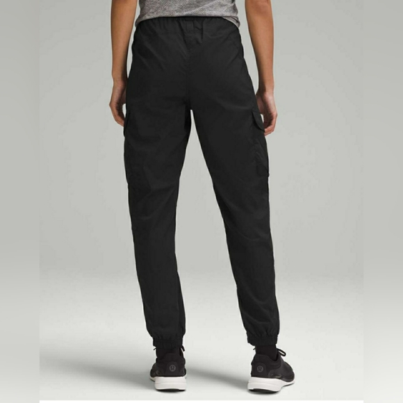 Lululemon Lightweight Cargo Mid-Rise Hiking Pant - Black 10 - Picture 4 of 12